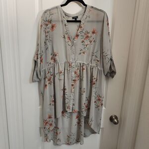 Torrid Lexie Hi-Lo Tunic 2X Chiffon Floral Top Babydoll Sheer Lt Grey Pink Green